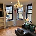 Shad Thames Pied-A-Terre Exquisite Historic Warehouse Air Conditioning Private Parking Garden & Balcony Next To Shard With Views