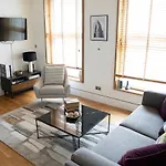 Piccadilly Circus Luxury Studio