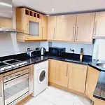 Luxury Waterside Apartment Canary Wharf