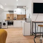 Beautiful Hyde Park Studio Flat