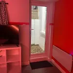 Private Garden 1Bed Studio Apart Battersea London Perfect For Coupled Or Solo Travellers Pet Friendly Free Netflix & Wifi