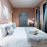 (Kensington Museum) 2 bedroom apartment London