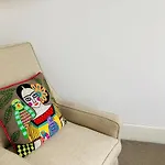 Impeccable 1-Bed Apartment In London
