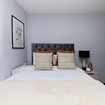 The Whitechapel Place - Stunning 2Bdr Flat With Balcony