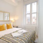 Cosy Kensington Flat, 2 Min To Tube