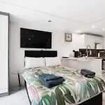 Stylish New Covent Garden Soho Studio Suite Apart