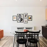The Harlesden Breakout - Glamorous 2Bdr Flat