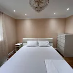 Apartment In Hyde Park