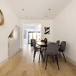 The Stratford Villa - Dnu