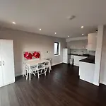 4 Guest Penthouse In Cricklewood Near Tube