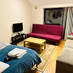 London Mackenzie Apartment