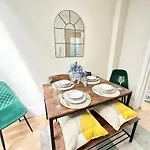 Beautiful Family Apartment Near Hyde Park