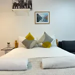 Harrow Road Beautiful Family Apartment