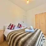 Ladbroke Grove Apartment