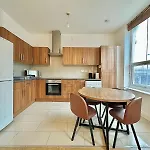 Ladbroke Grove Apartment