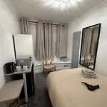 London Bridge Room