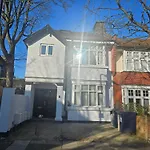 Private Room Direct Travel Heathrow & Central Ldn