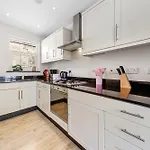 Townhouse With Rooftop By Hyde Park