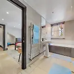 Townhouse With Rooftop By Hyde Park