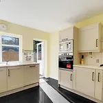 Eejs Charming London 6 Bedroom Home - With Large Garden