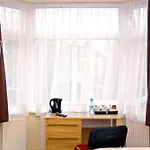 OYO Central Hotel Golders Green