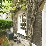 Charming Old Style 2 Bed Cottage In London\'S Best Neighbourhood