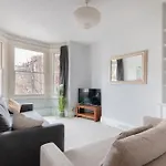 1 Bed Clapham Junction Apartment