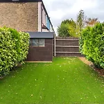 Stunning Flat With Garden In West London