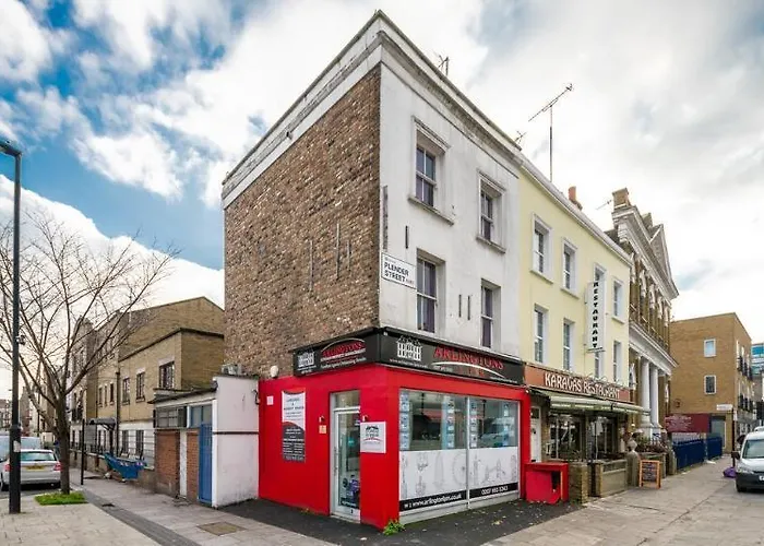 Oyo Home Plender Street 1
