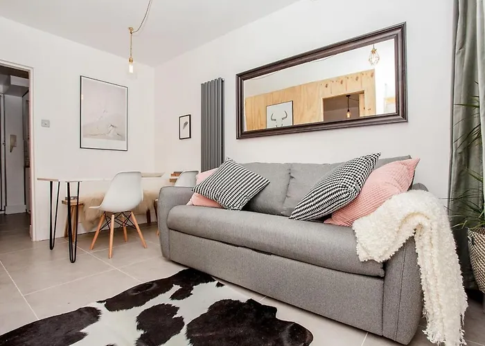 Modern Central 1BD Flat in Clerkenwell - sleeps 4!