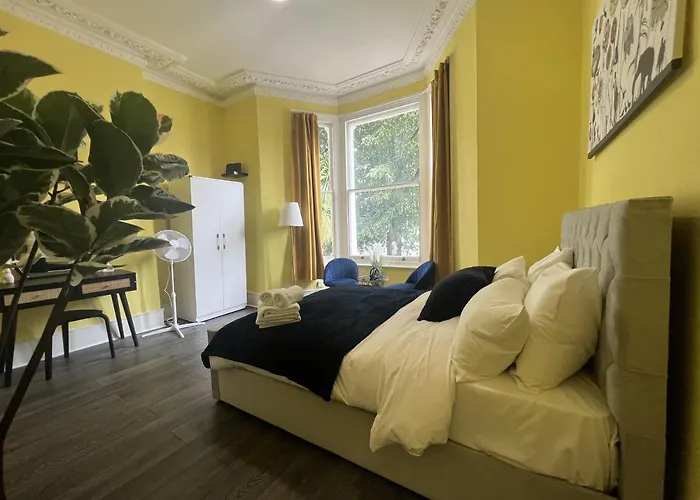 Luxury Holiday Home Elizabeth Line