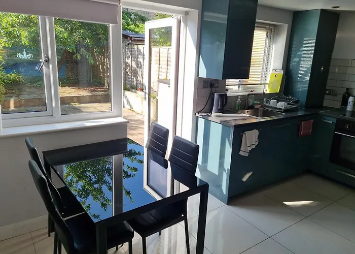 London Zone 1 House With Secure Garden