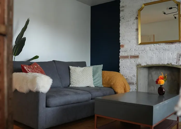 Stylish-Brockley-Entire Place