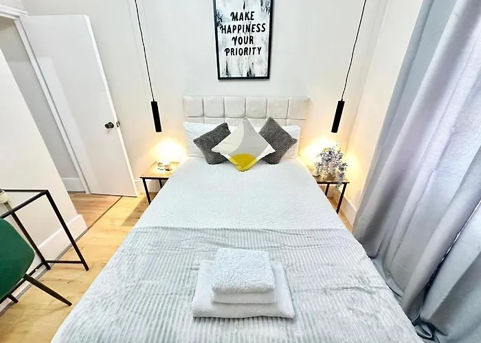 Beautiful Family Apartment Near Hyde Park