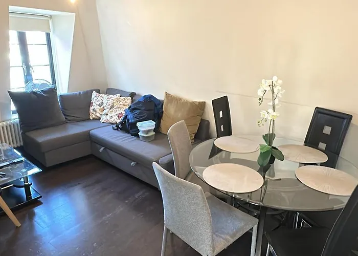 Ladbroke Grove Apartment