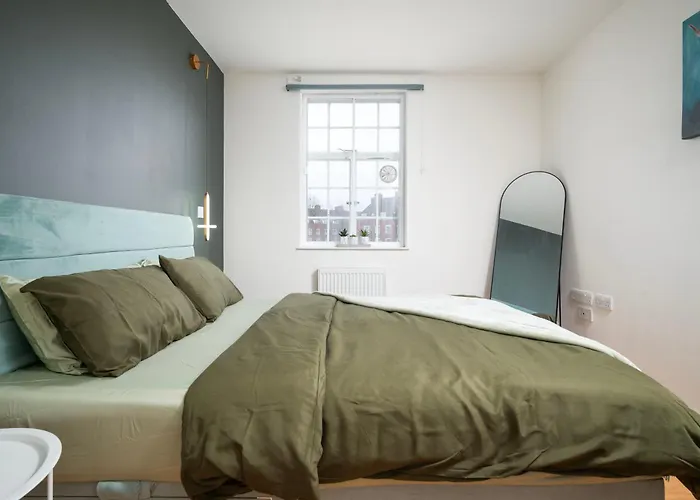 Family Friendly 2 Bed Apartment In Heart Of Stockwell, Free Wifi 12 Mins To Buckingham Palace & Kings Cross