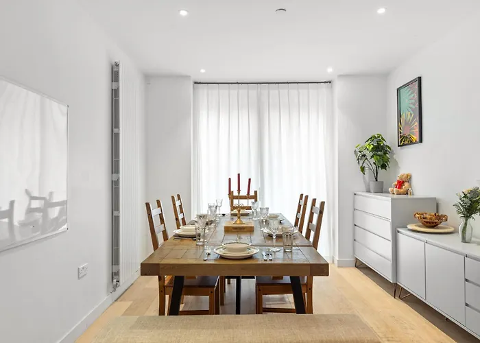 Khayat Homes - The Great Escape - 4 Bed Luxury Home