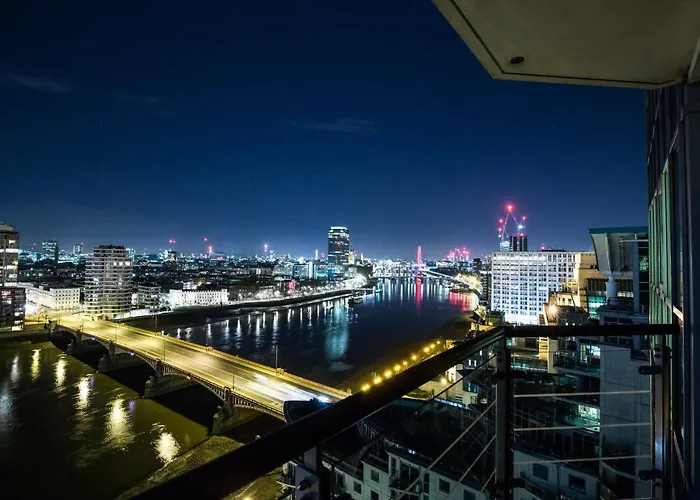 LONDON RIVER View