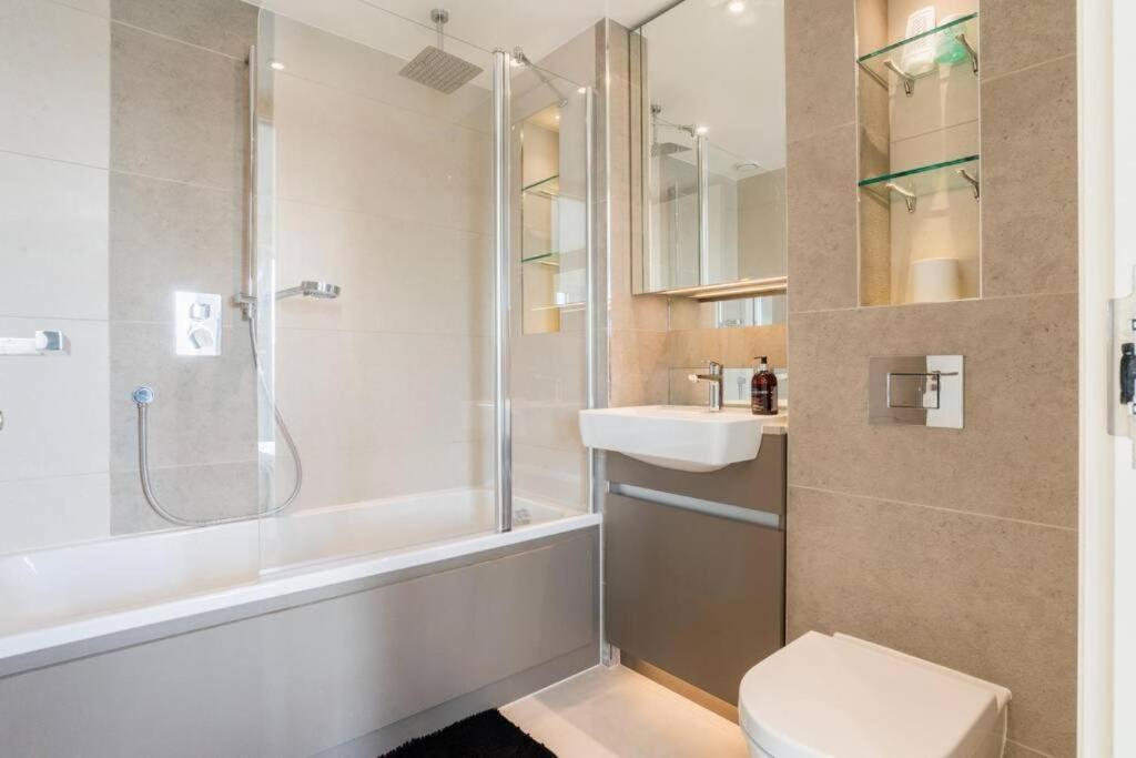 Luxury River Side Penthouse Lejlighed