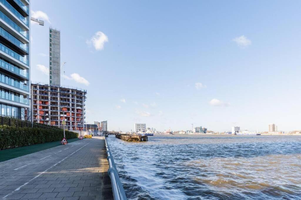 Lejlighed Luxury River Side Penthouse London
