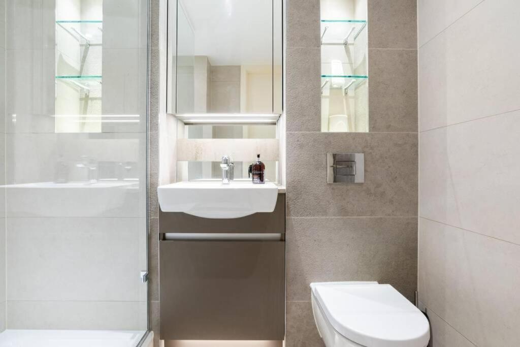 Luxury River Side Penthouse Lejlighed London