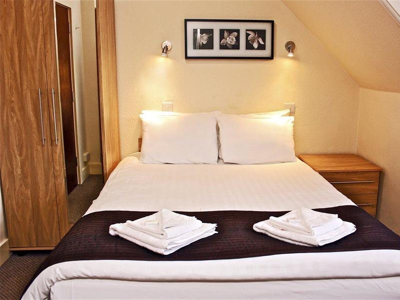 Oyo Golders Hotel 3*