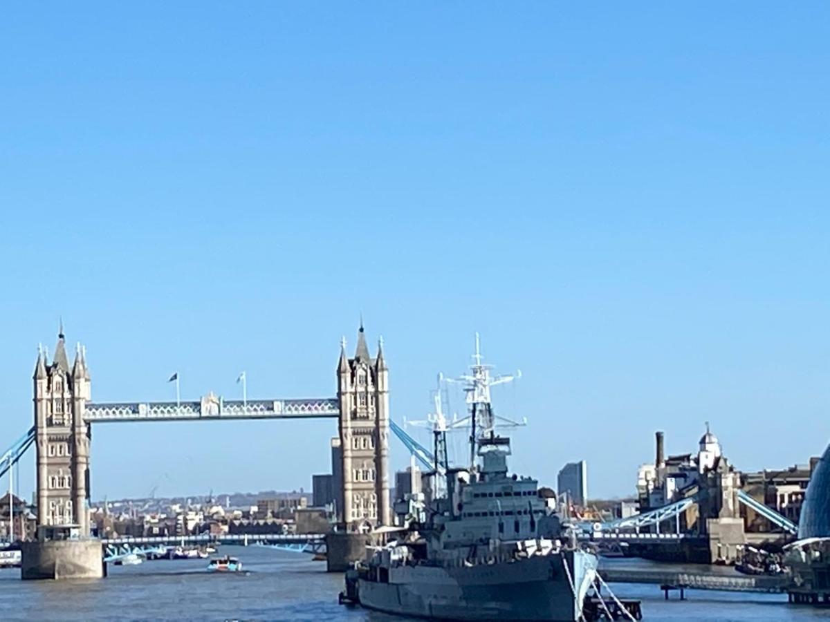 Shad Thames Pied-A-Terre Exquisite Historic Warehouse Air Conditioning Private Parking Garden & Balcony Next To Shard With Views Apartment London
