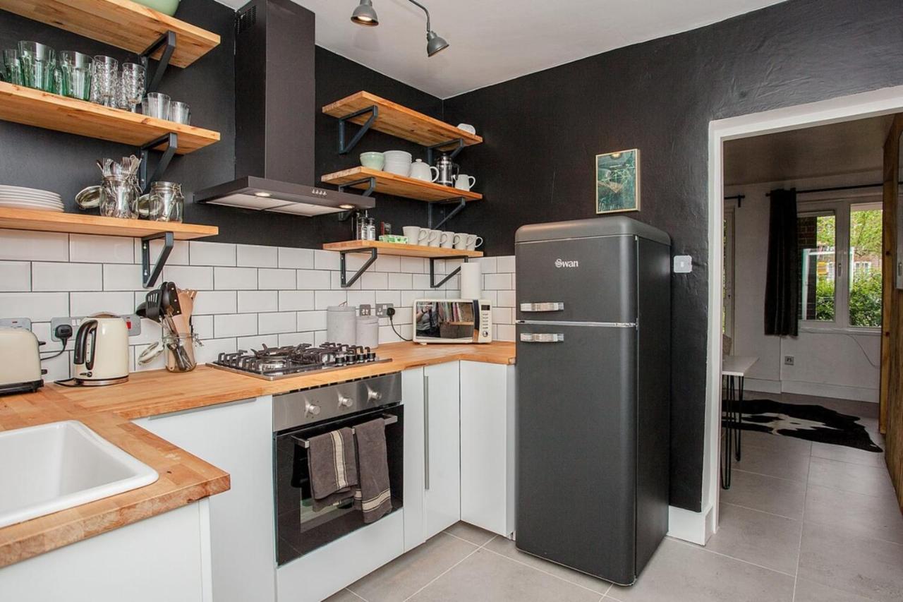 Modern 1bd Flat In Clerkenwell - Sleeps 4! * Londen