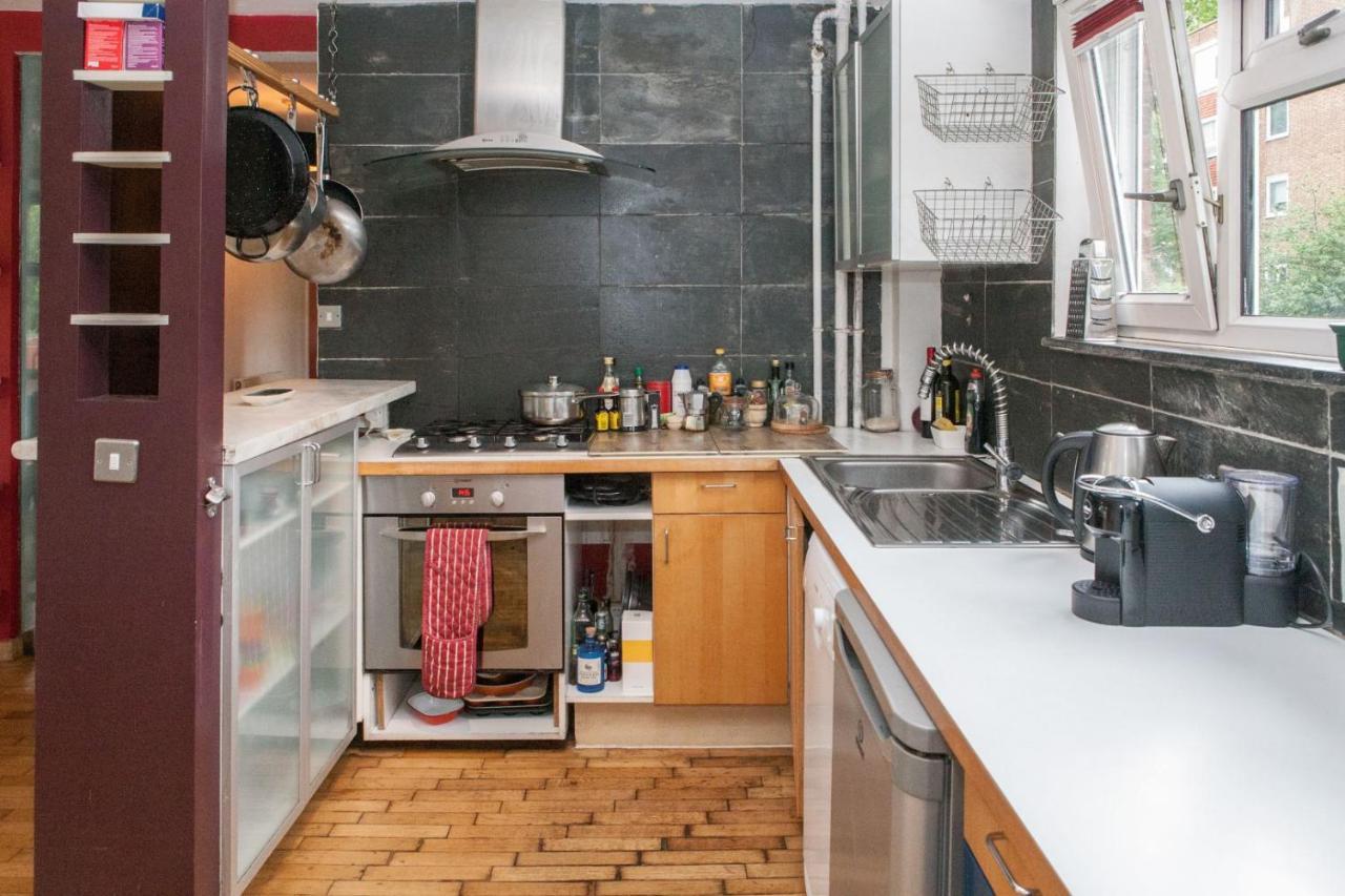 Pass The Keys Spacious Kennington Apartment, 4 Mins From Station Apartment
