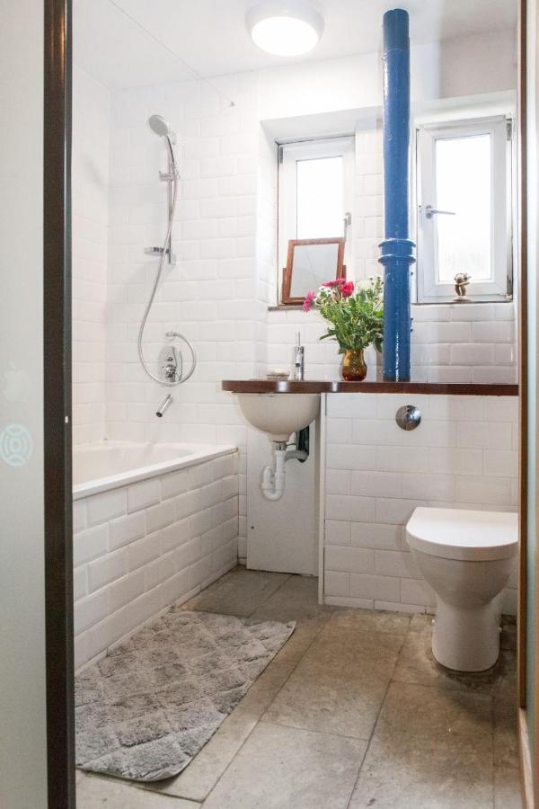 Pass The Keys Spacious Kennington Apartment, 4 Mins From Station * London