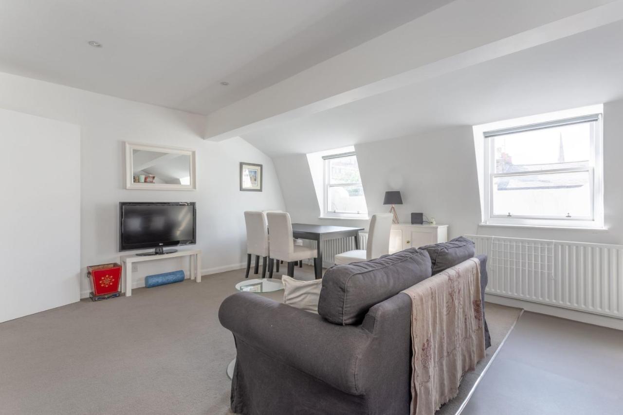 Bright & Airy 1 Bedroom In London