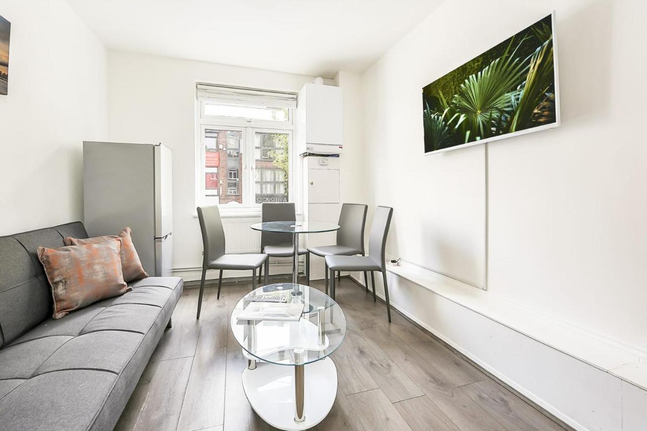 Finsbury Park Station Apartment! *