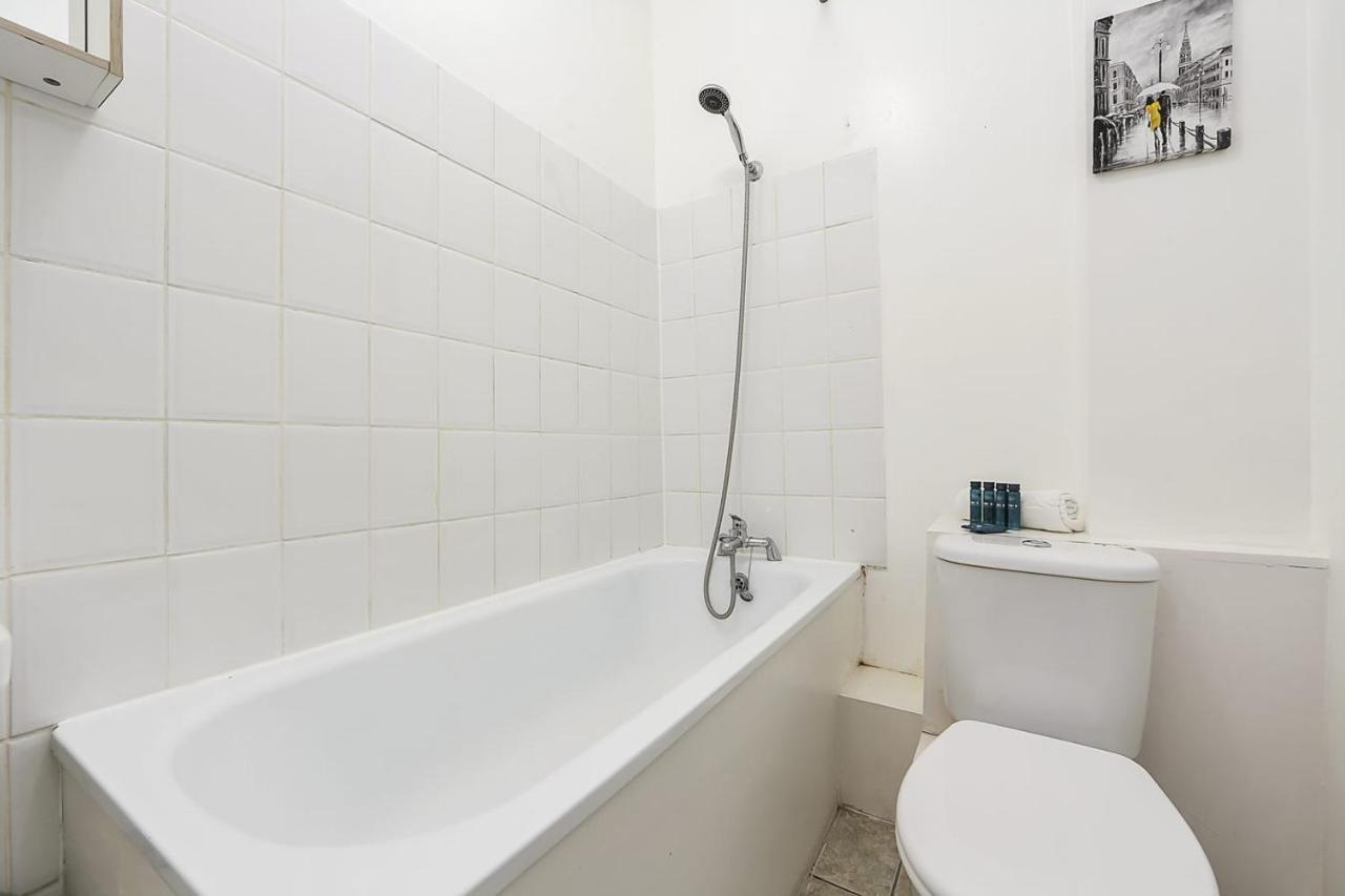 Apartment Finsbury Park Station Apartment! London