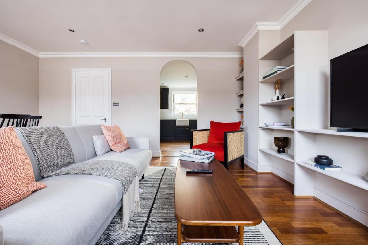 The Chelsea Corner - Stylish 2bdr With Rooftop Terrace Londra